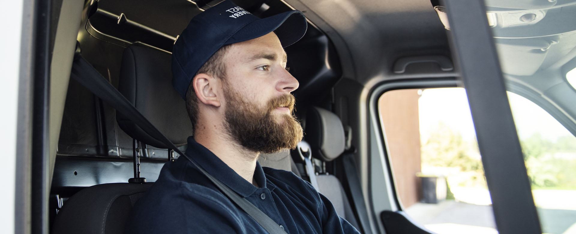 Chauffeur routier en train de conduire