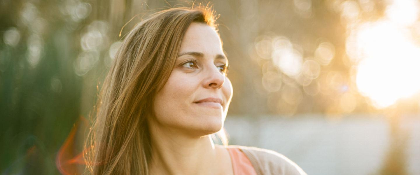 Femme de 30 ans qui surmonte un problème de santé