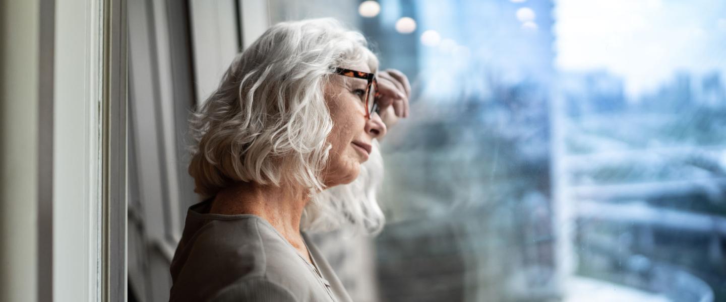 Femme de 60 ans qui ne travaille plus pour des raisons de santé