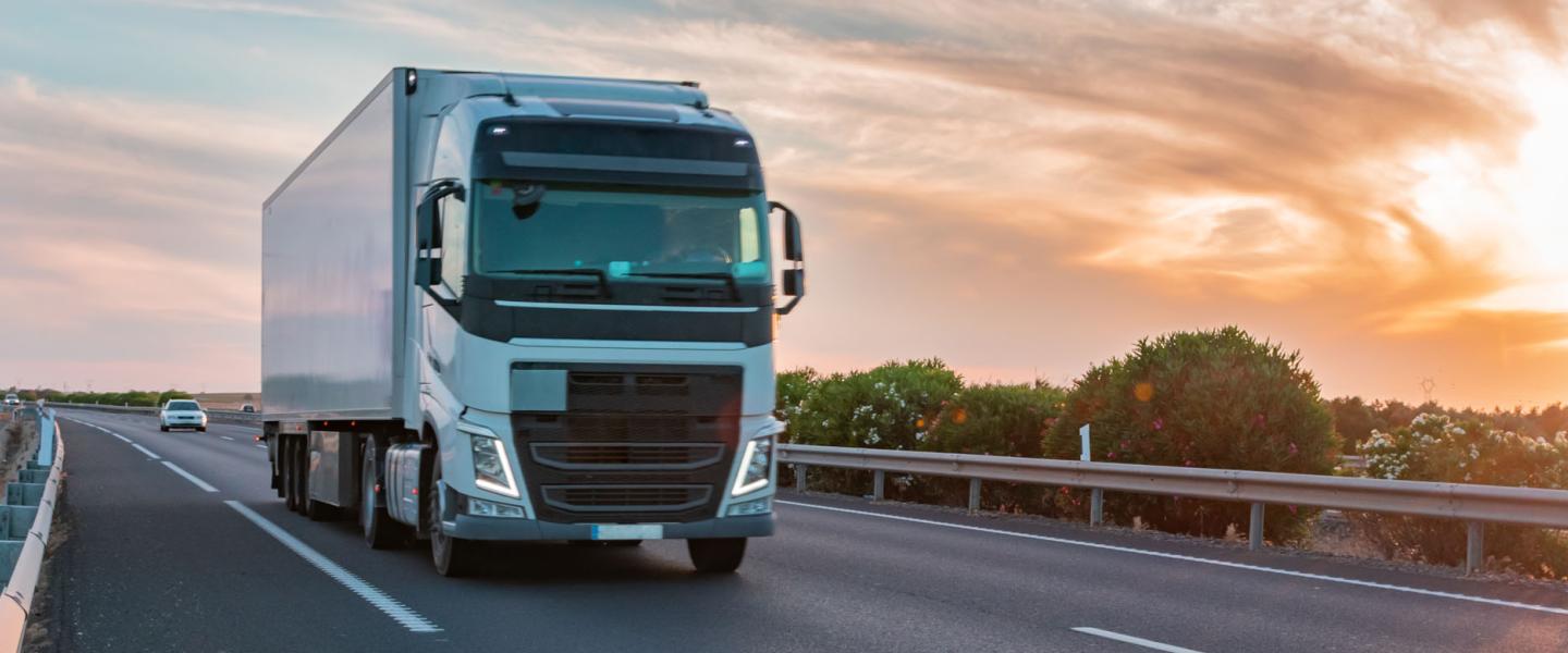 Un camion sur la route